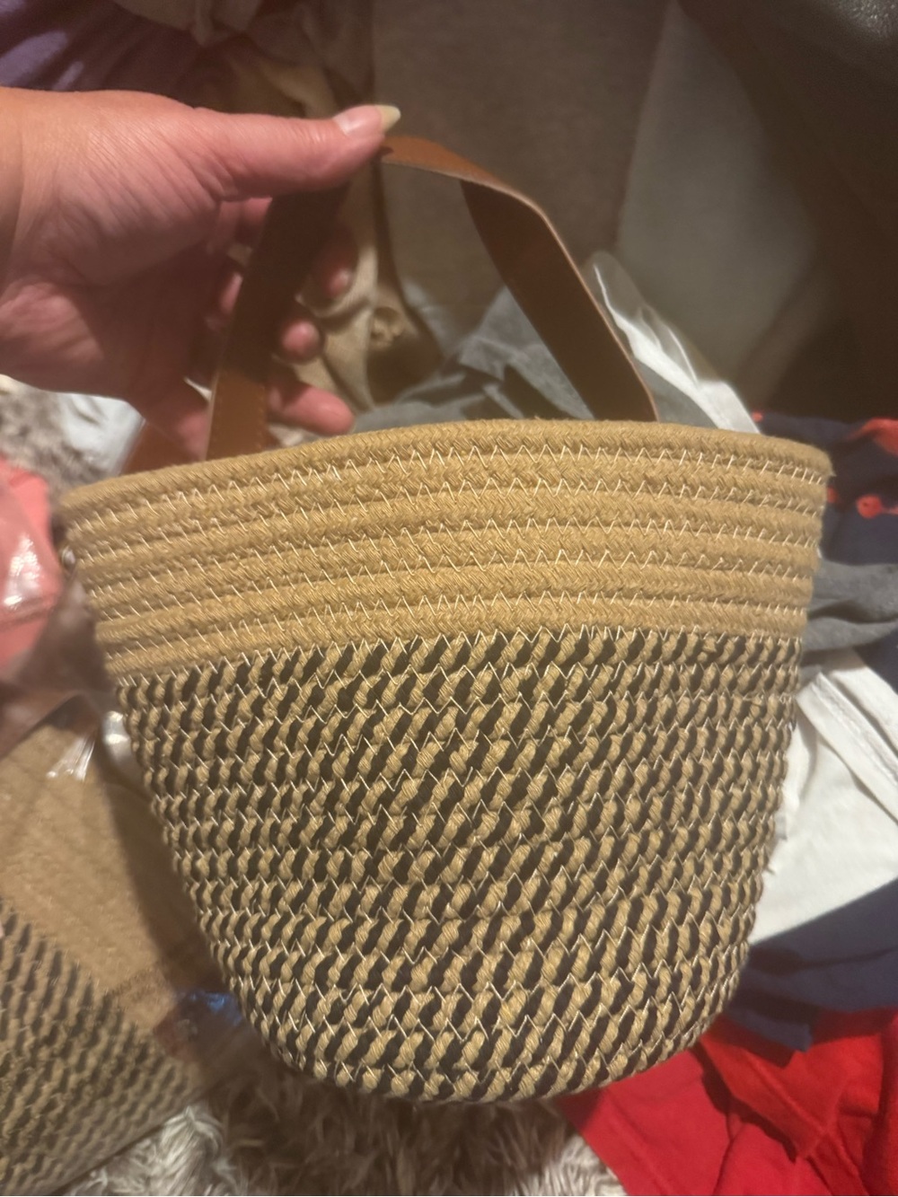 summer & rose Two-Tone Woven Straw Hanging Baskets W/ Brown Handles